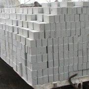 Кирпич строительный,  брусчатка,  бордюры бетонные
